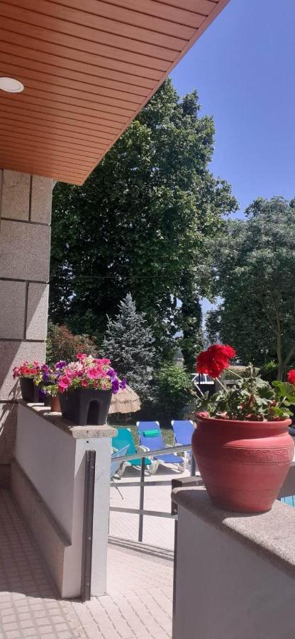 סלוריקו דה באשטו Villa Garden & Pool - Alojamentos מראה חיצוני תמונה